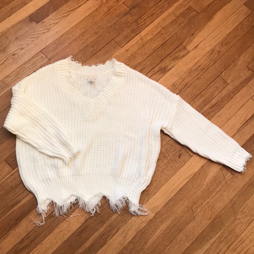 Vneck fringe sweater
